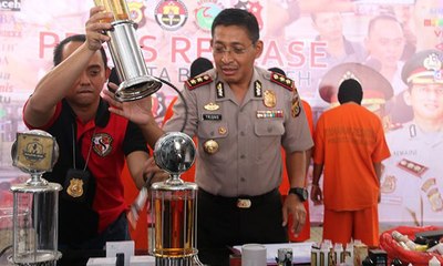 Polisi Tangkap Pengoplos Cairan Rokok Elektrik