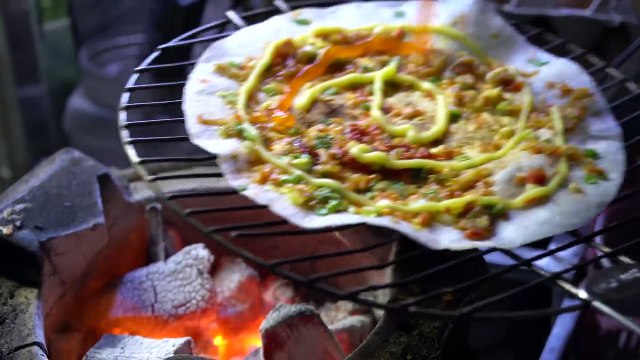 Vietnamese PIZZA! Mekong River Night Market in Can Tho VIETNAM