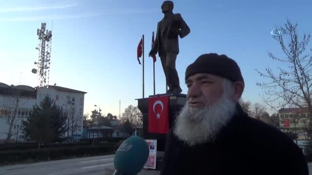 71 Yaşındaki Vatandaş Afrin İçin Nöbet Tutuyor