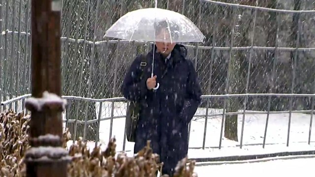 [날씨] 퇴근길 기습 눈에 교통 정체...빙판길 조심 / YTN