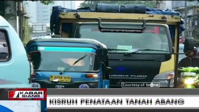 Jeritan Sopir Angkot Terkait Penutupan Jalan Jatibaru Tanah Abang