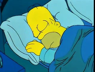 Homer Simpson - Marge son las 3 de la mañana. No deberias estar guisando?