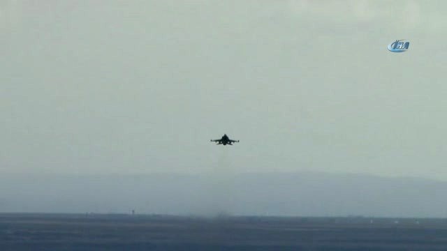 F-16 Savaş Uçakları Peş Peşe Havalandı