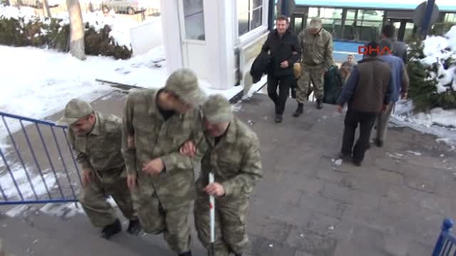 Nevşehir-Gör-Bir Üyeleri Asker Elbisesi Giyerek Askerlik Şubesine Gitti