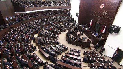 Cumhurbaşkanı Erdoğan: “Bu ülkenin ekmeğini yiyen bir güruh var ki, ihanetlerinden çok muzdaribiz” - TBMM