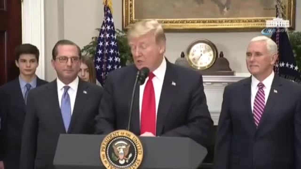 Lübnan Asıllı ABD Sağlık Bakanı Alex Azar, İncil Üzerine Yemin Etti