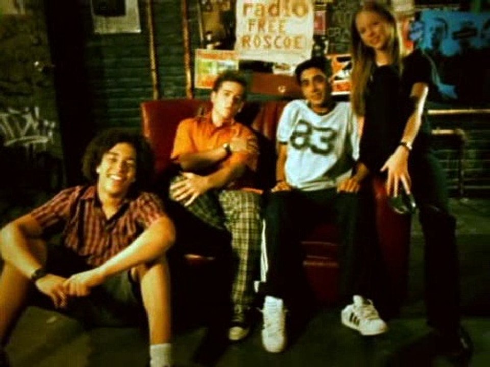 Radio Free Roscoe - 3x10 - River Deep, Roscoe High