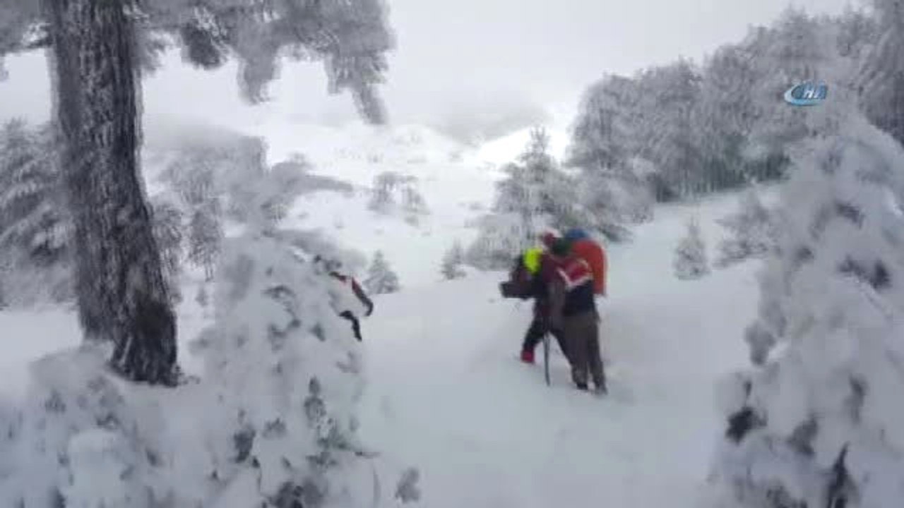 Isparta'nın 2 Bin 998 Rakımlı Dedegöl Dağı'na 'Afrin' Tırmanışı