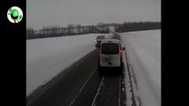 Sonu Gelmeyen Korkunc Arac Kazaları (karda trafik kazaları) Yenii !!!