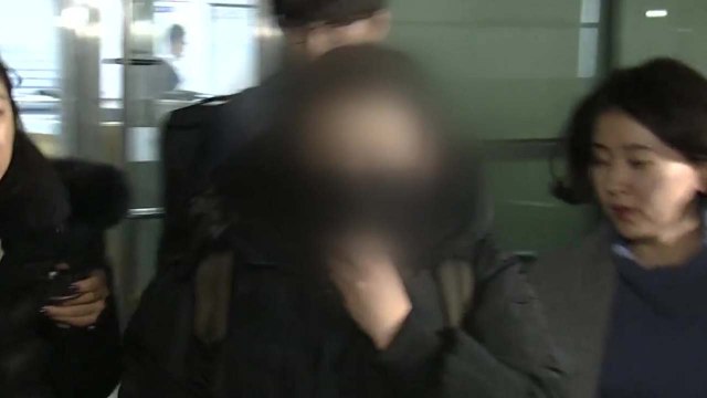 '다스 120억 비자금 의혹' 前 경리직원 14시간 조사...횡령 혐의 입건 / YTN