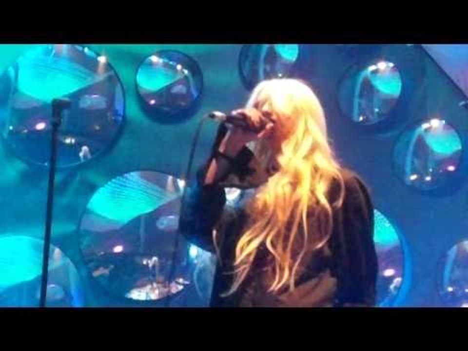 Taylor Momsen performs 'Since You're Gone' with The Pretty Reckless at the MTV EMAs! 2/3| Grazia UK