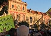 Pro-Puigdemont Protesters Demonstrate in Front of Catalan Parliament