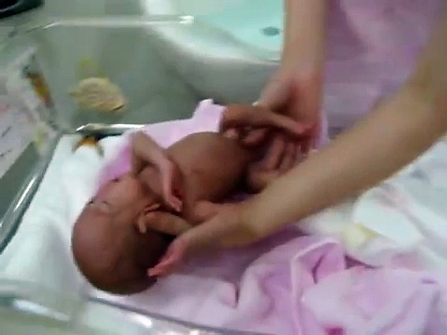 Baby Bathing ここちゃん 低出生体重児の沐浴 レクチャーを受ける Vol 7 Video Dailymotion