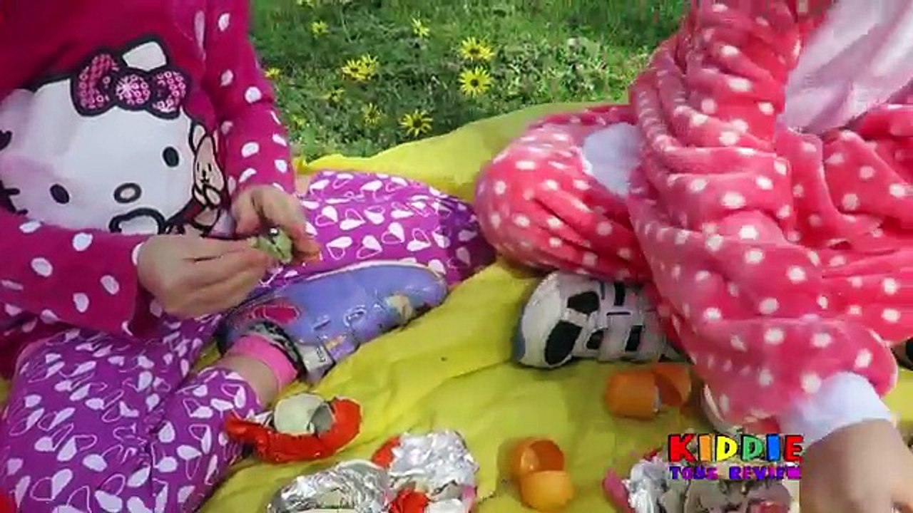 Hello Kitty sürpriz yumurta avı, Hello Kitty yatakta atlama, Hello Kitty oyuncak