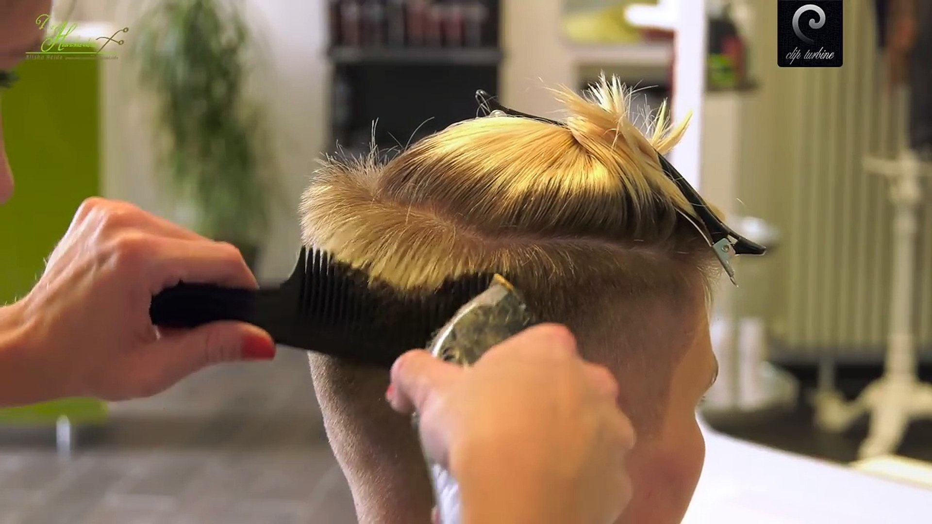 Pixie Inspired Extreme Short Buzzcut Haircut Hairstyle 2017 Blonde Women Undercut Headshave