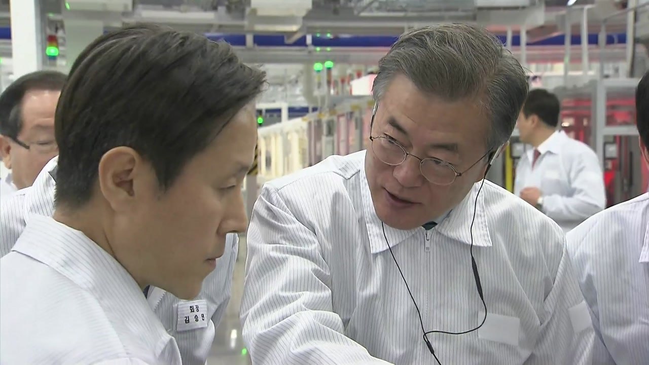문 대통령, '근로시간 단축' 대기업 "업어주고 싶다" / YTN