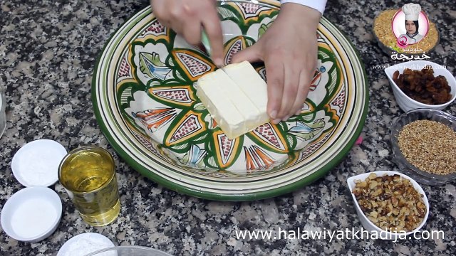 حلوة الخليط حلوة تقليدية هشة ولذيذة جدا