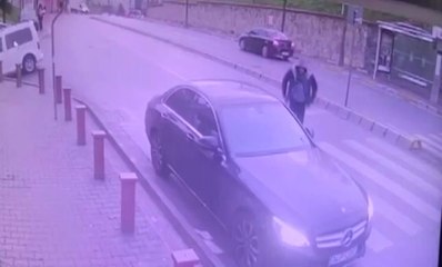 Ekmek Almak İçin İndi Arabasından Oldu