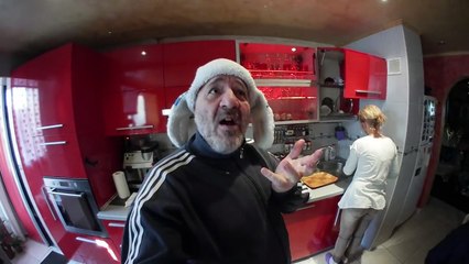 VACARU TINU RUS SE DESTAINUIE (2018 by Nelson Mondialu)