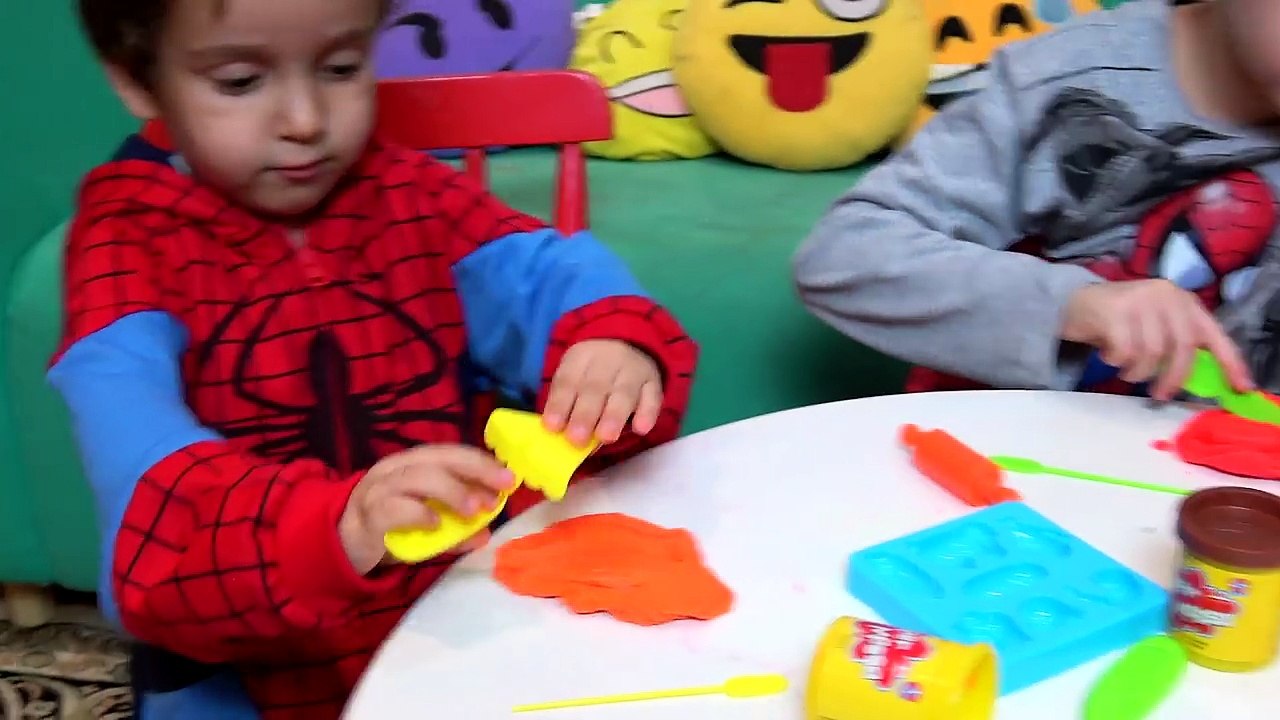 Churrasco de Massinha C/ Homem Aranha Toquinho e Paulinho - Infantil