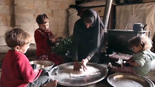 نازحو الغوطة الشرقية: نعيش في معاناة لا تتوقف