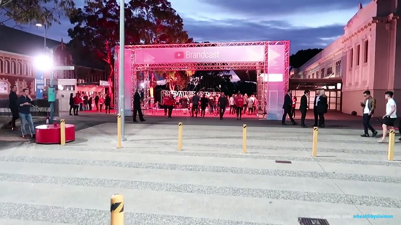 Girlfriends HOTEL ROOM PRANK!!!