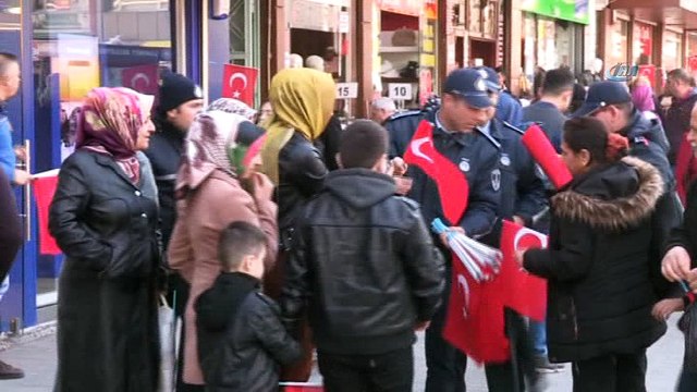 Şahinbey Belediyesi’nden dört bir yana Türk bayrağı
