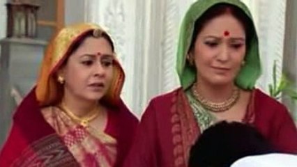 Akshara cries as naitik leaves _ yeh rishta kya kehlata hai