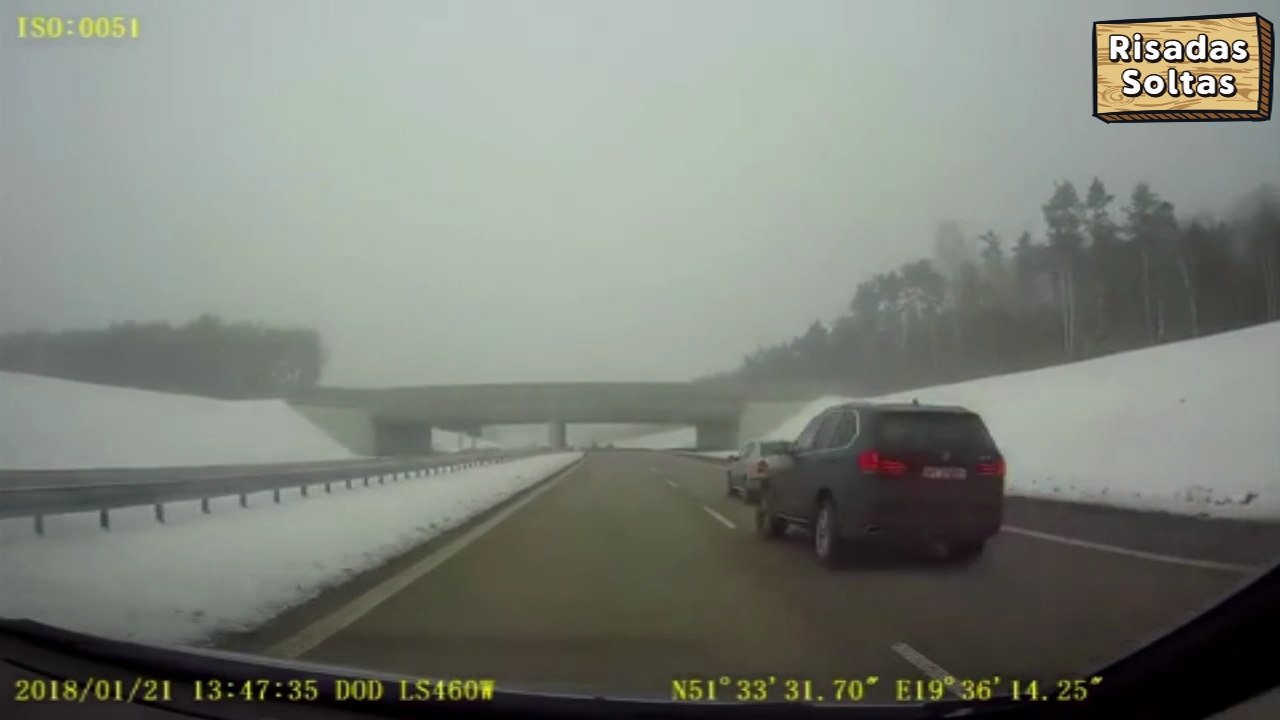 Reckless driver causes brutal accident in Poland