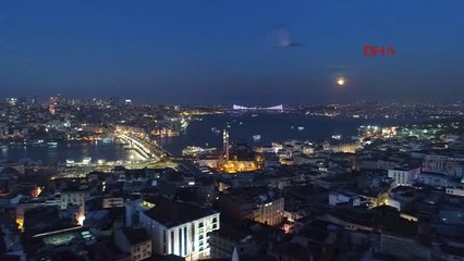 İstanbul'dan Kanlı Ay Manzaraları