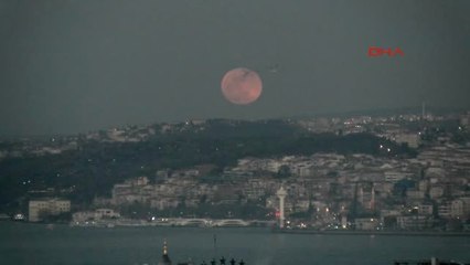 Hızlandırılmış Görüntüyle Kanlı Ayın Tarihi Yarımada Üzerinde Yükselişi...