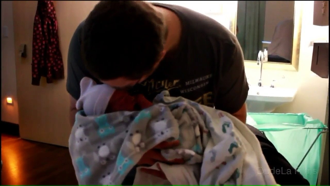 Dad Delivers Baby in Car When Wife Realizes They're Not Going to Make it To Hospital