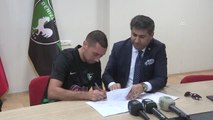 Denizlispor, Fas Asıllı Hollandalı Futbolcu Ismail Aissati ile Sözleşme İmzaladı