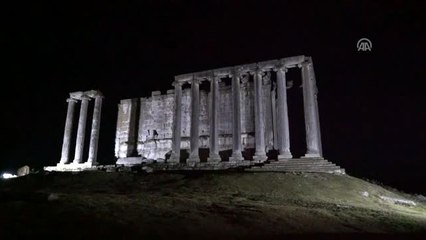 Zeus Tapınağı'nda "Süper Kanlı Mavi Ay" Tutulması