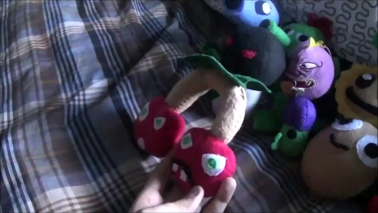 Plants vs Zombies Garden Warfare Plush Series Episode 12: Angry Birds