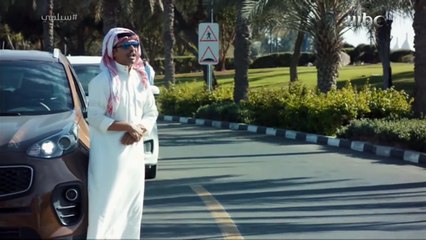 شاهد..عراك كوميدي بين أسعد الزهراني و حبيب الحبيب بالطريق