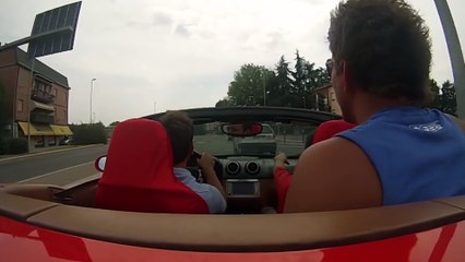 cuando no sabes la potencia de tu Ferrari