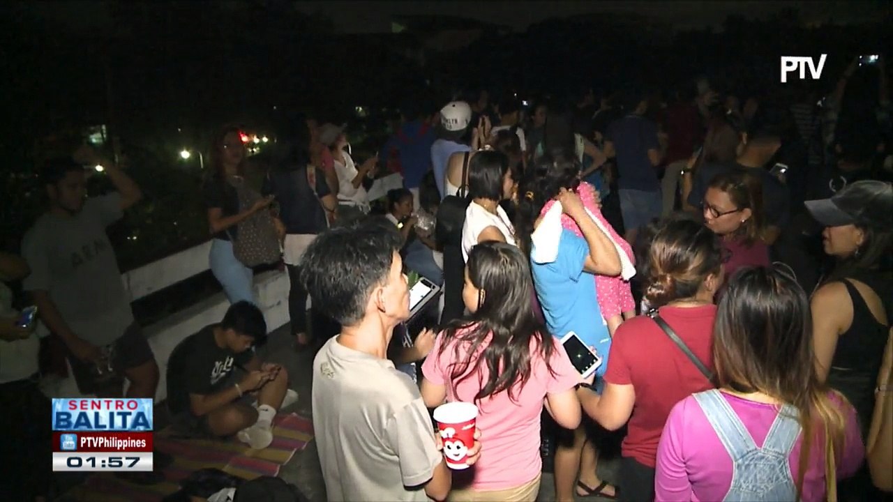 FEATURE: Netizens, tinutukan ang Super Blue Blood Moon