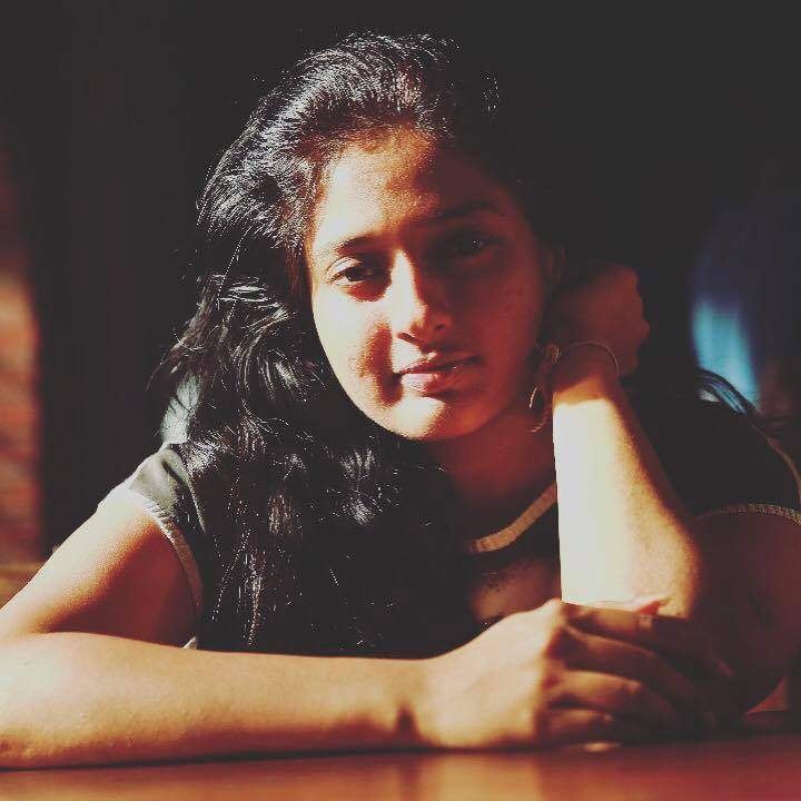 காயத்ரியின் முகத்தை பார்த்து அப்படியே ஷாக் ஆன நெட்டிசன்கள்..