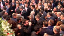 Kılıçdaroğlu 790 oyla yeniden CHP'nin genel başkan olarak seçildi