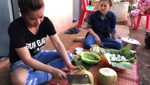 Village Food Fory - Beautiful Girls Cooking EGG with Coconut - Country Food in my Village