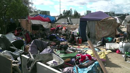 Asentamientos de “sin techo” en California enfrentan evacuación
