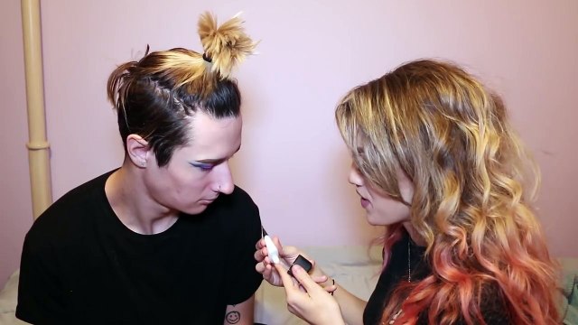 GIRLFRIEND DOES BOYFRIENDS MAKEUP