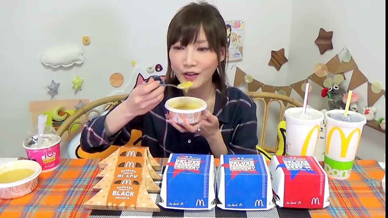 【MUKBANG】 McD s American Deluxe Beef & Chicken With 5 Choco Pies!!! [4755kcal] [CC Available]