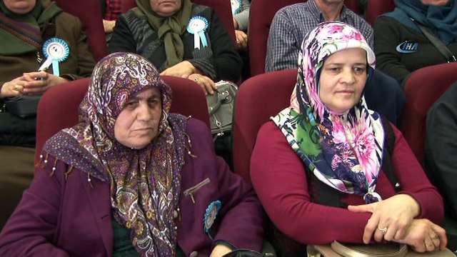Diyanet İşleri Başkanı Ali Erbaş: “Hac ibadetinin yapılacağı mekân sınırlı olduğundan en fala 2 milyon kişi hac ibadetini yapabilmektedir bir yılda. Bu sayı aşıldığı zaman facialara neden olabilmektedir. Bunun için zorunlu olarak ülkelere ko