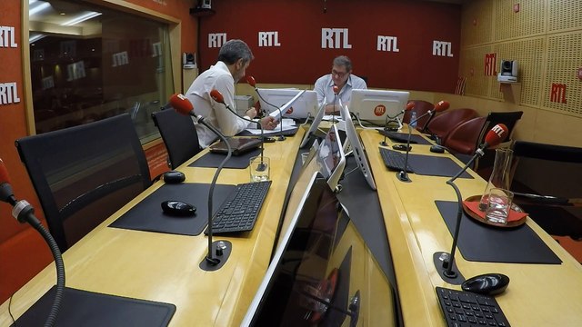 Michel Cymes nous explique le phénomène des taches noires devant les yeux