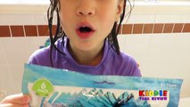 DISNEY PIXAR FINDING DORY Water Toys BATH BOMB SURPRISE TOY Playtime in Bath CRACKLE BAFF ToysReview