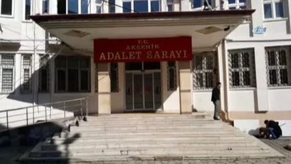 Tải video: Alacak Verecek Meselesi Yüzünden Araçtakileri Kurşunladılar