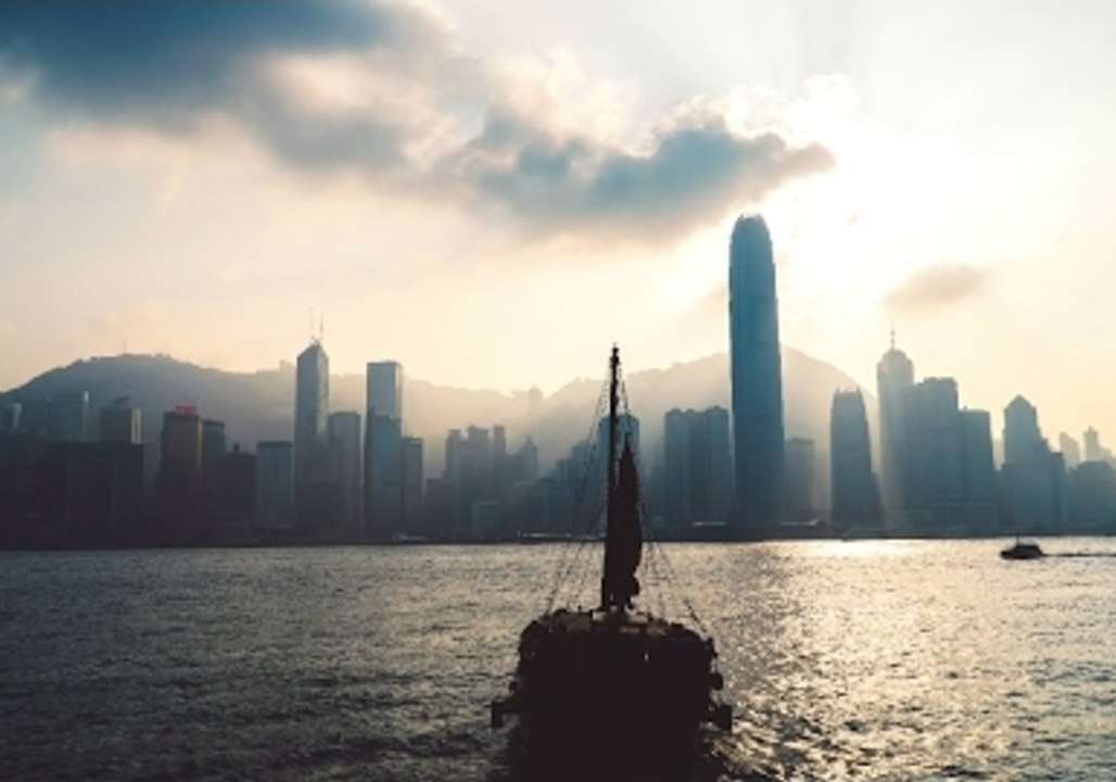 Experience Hong Kong in this Beautifully Shot Travel Vlog