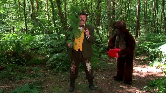 Gigglebiz Rapids Johnson demonstrates his camouflage techniques again